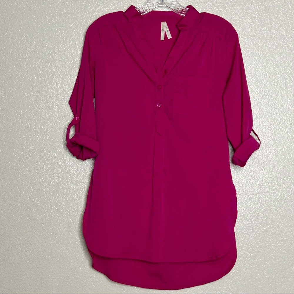 TRUE nyc Women’s Fuchsia V-neck Tunic Long Sleeves  3/4 Rollled Up Size S